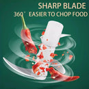 Adicionando carne no Vortex Chop para triturar